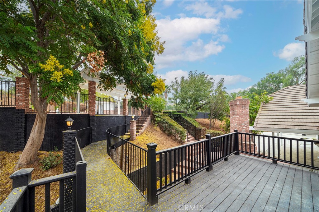 2225 Da Vinci Drive Riverside, CA 92506 - Photo 37 of 60 a view of deck and wooden floor