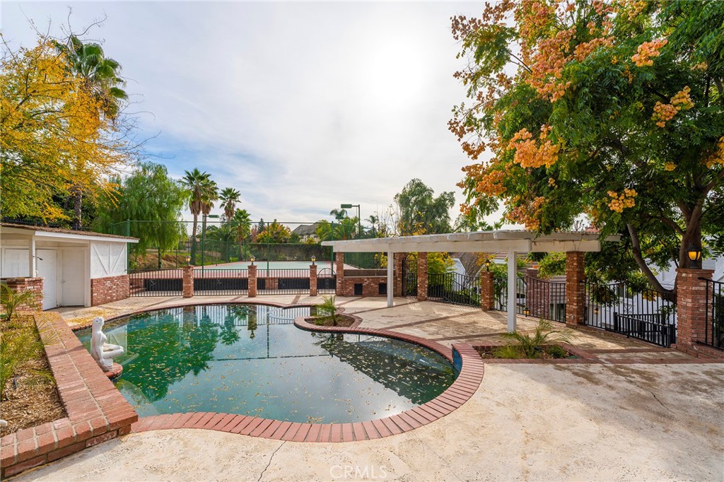 2225 Da Vinci Drive Riverside, CA 92506 - Photo 42 of 60 front view of a house with a patio