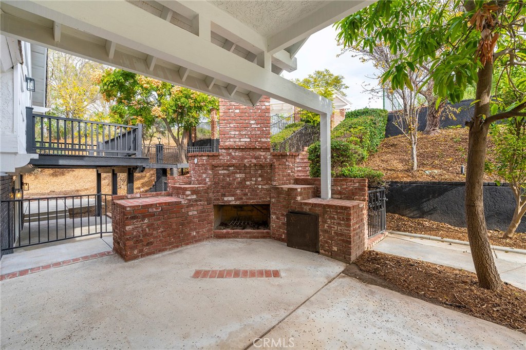 2225 Da Vinci Drive Riverside, CA 92506 - Photo 44 of 60 a view of an outdoor kitchen