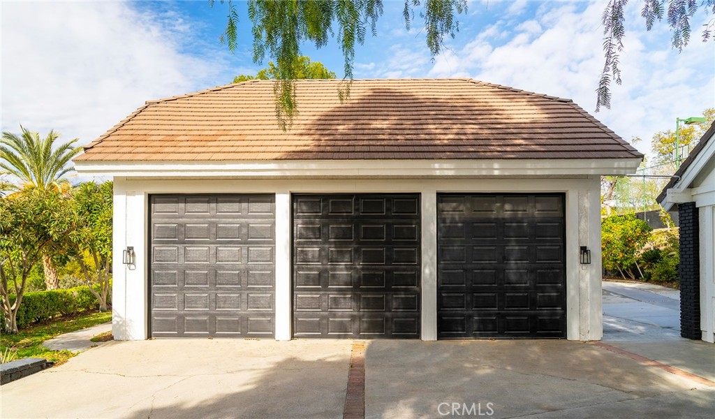 2225 Da Vinci Drive Riverside, CA 92506 - Photo 49 of 60 a front view of a house