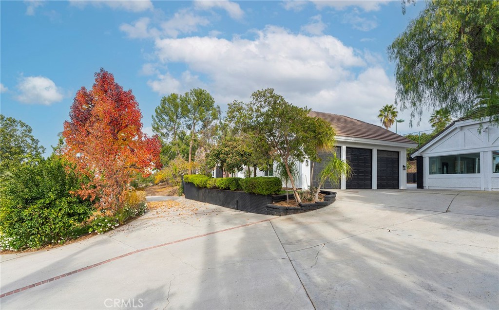 2225 Da Vinci Drive Riverside, CA 92506 - Photo 58 of 60 a view of a house with a patio
