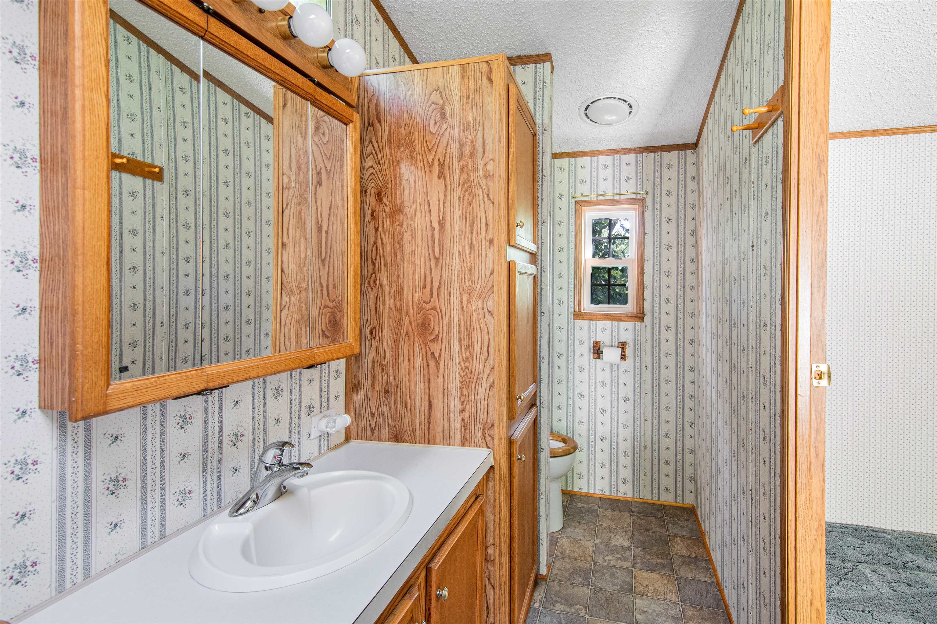 94 North Cove Road Burlington, VT 05408 - Photo 16 of 39 Gallery Image 16