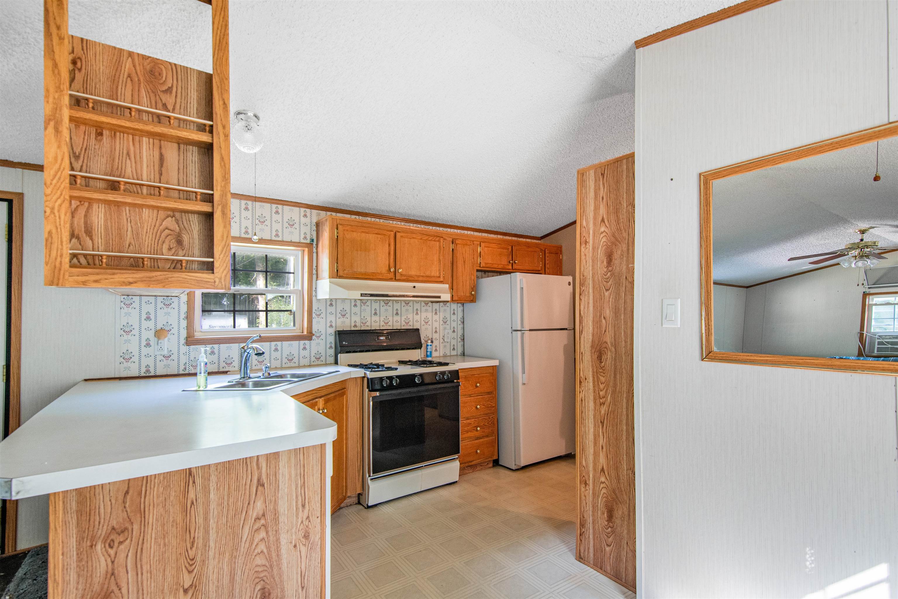94 North Cove Road Burlington, VT 05408 - Photo 4 of 39 Gallery Image 4