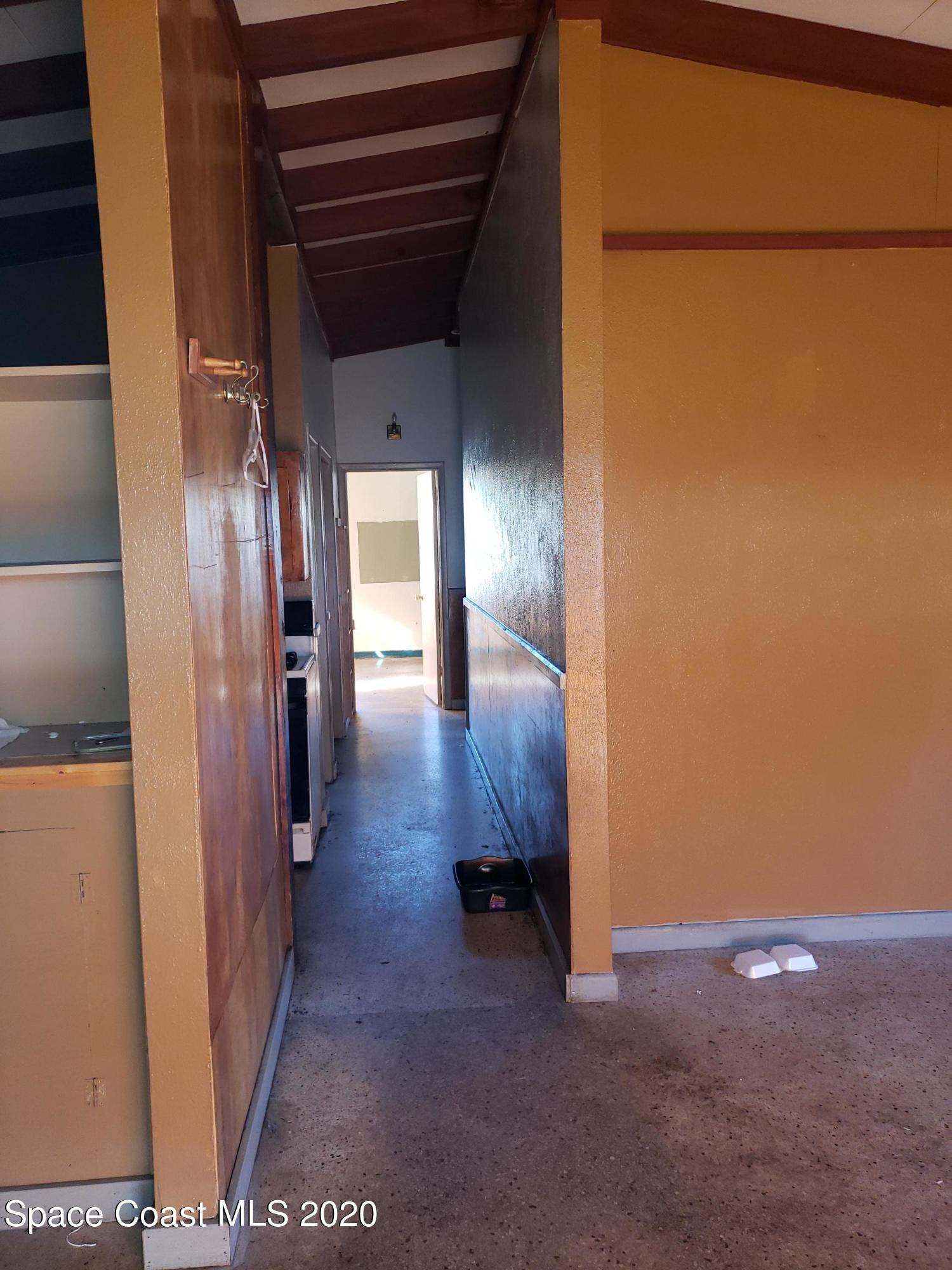2136 Laden Road Melbourne, FL 32935 - Photo 4 of 14 Hall