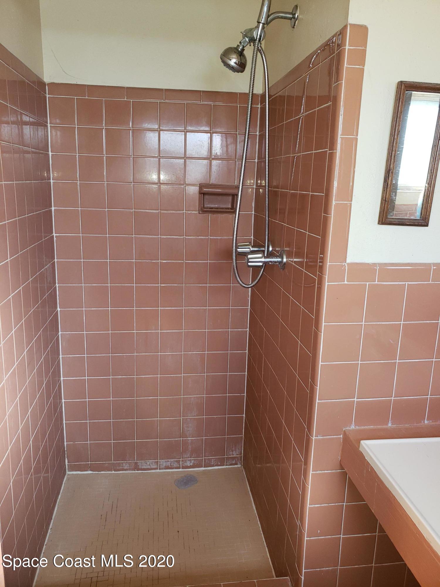2136 Laden Road Melbourne, FL 32935 - Photo 6 of 14 Master Bath