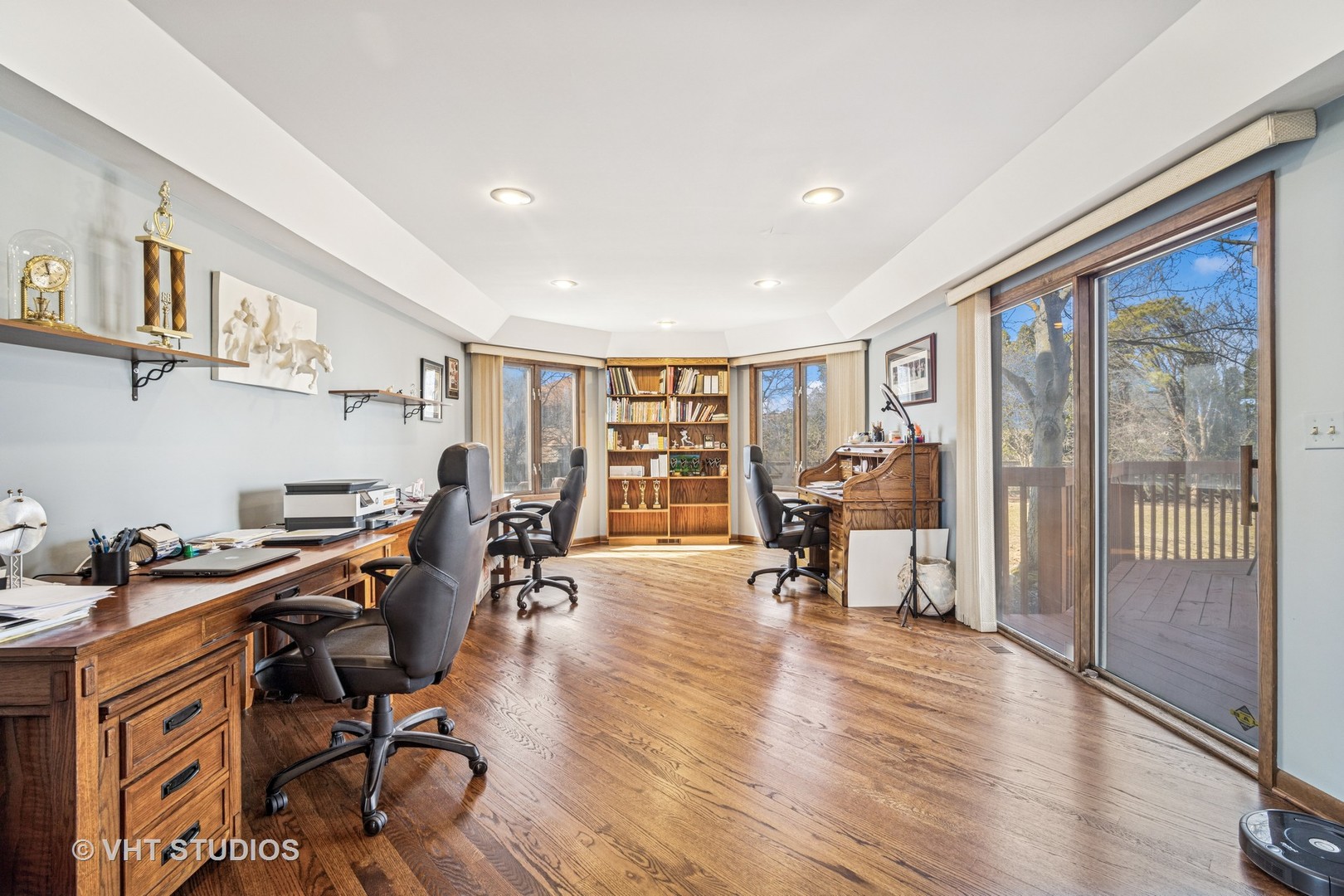 210 Constance Lane Northbrook, IL 60062 - Photo 2 of 24