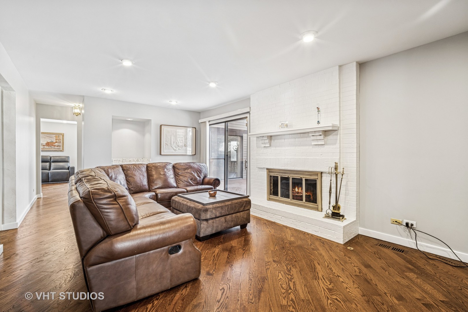 210 Constance Lane Northbrook, IL 60062 - Photo 5 of 24