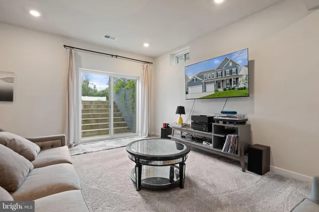 $765,000 | 2114 Whithorn Hill, Jeffersonton, VA 22724