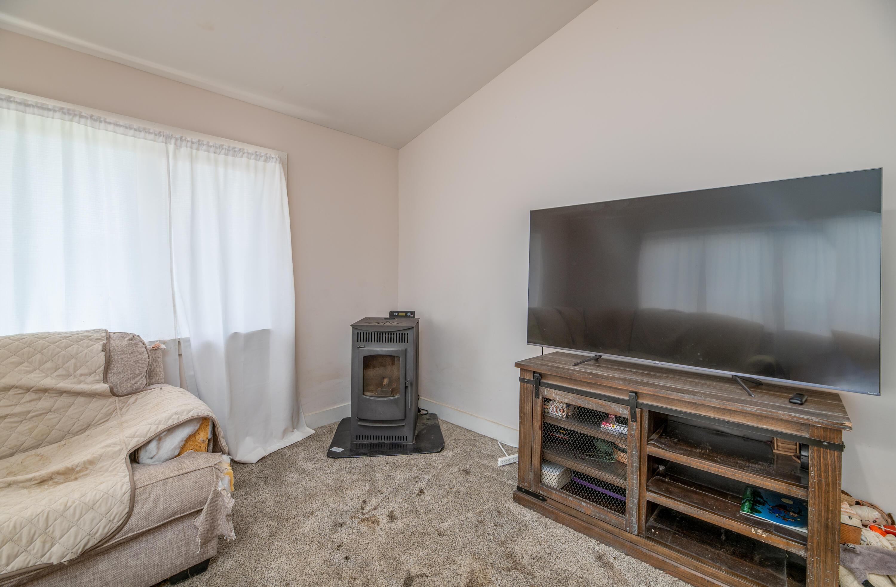 1 Furlong Road Richmond, ME 04357 - Photo 10 of 31 Interior3