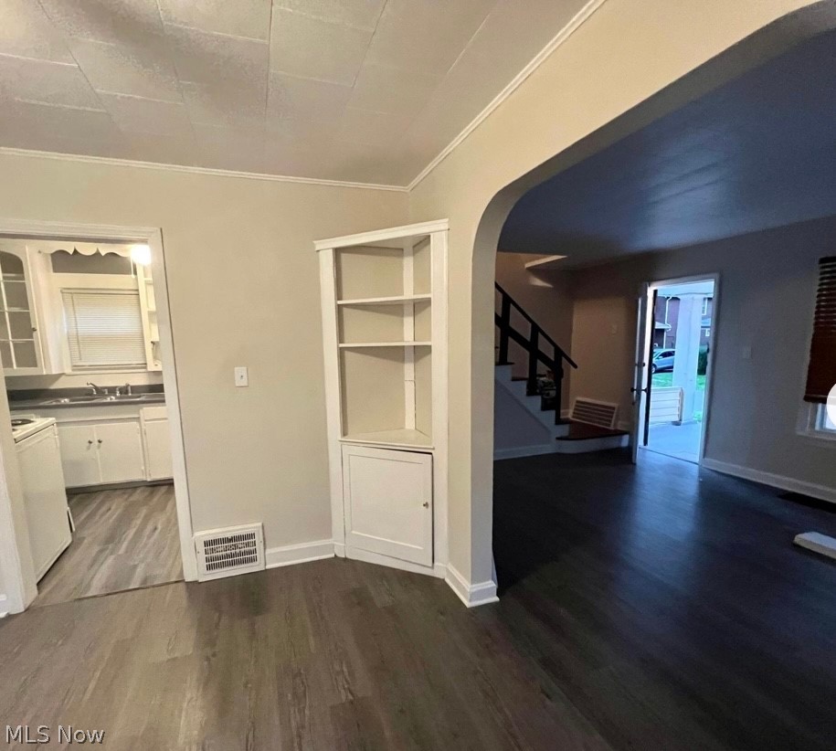 1354 Penhurst Road Cleveland, OH 44110 - Photo 4 of 5 Gallery Image 4