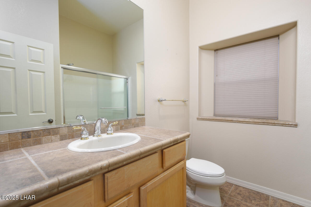 3964 Nottinghill Road Lake Havasu City, AZ 86404 - Photo 18 of 30 Guest Bath