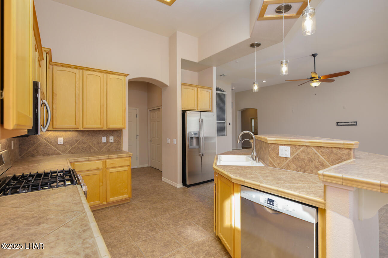 3964 Nottinghill Road Lake Havasu City, AZ 86404 - Photo 8 of 30 Kitchen