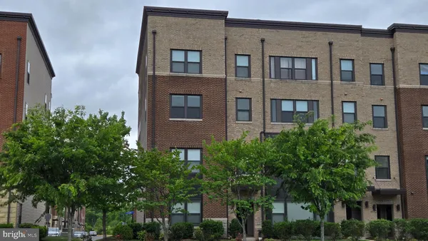 $3,550 | 44768 Tiverton Square, Ashburn, VA 20147