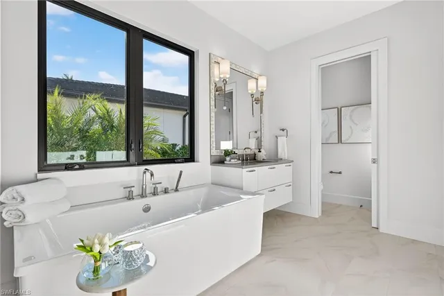 $4,197,000 | 16732 Lucarno Way, Naples, FL 34110