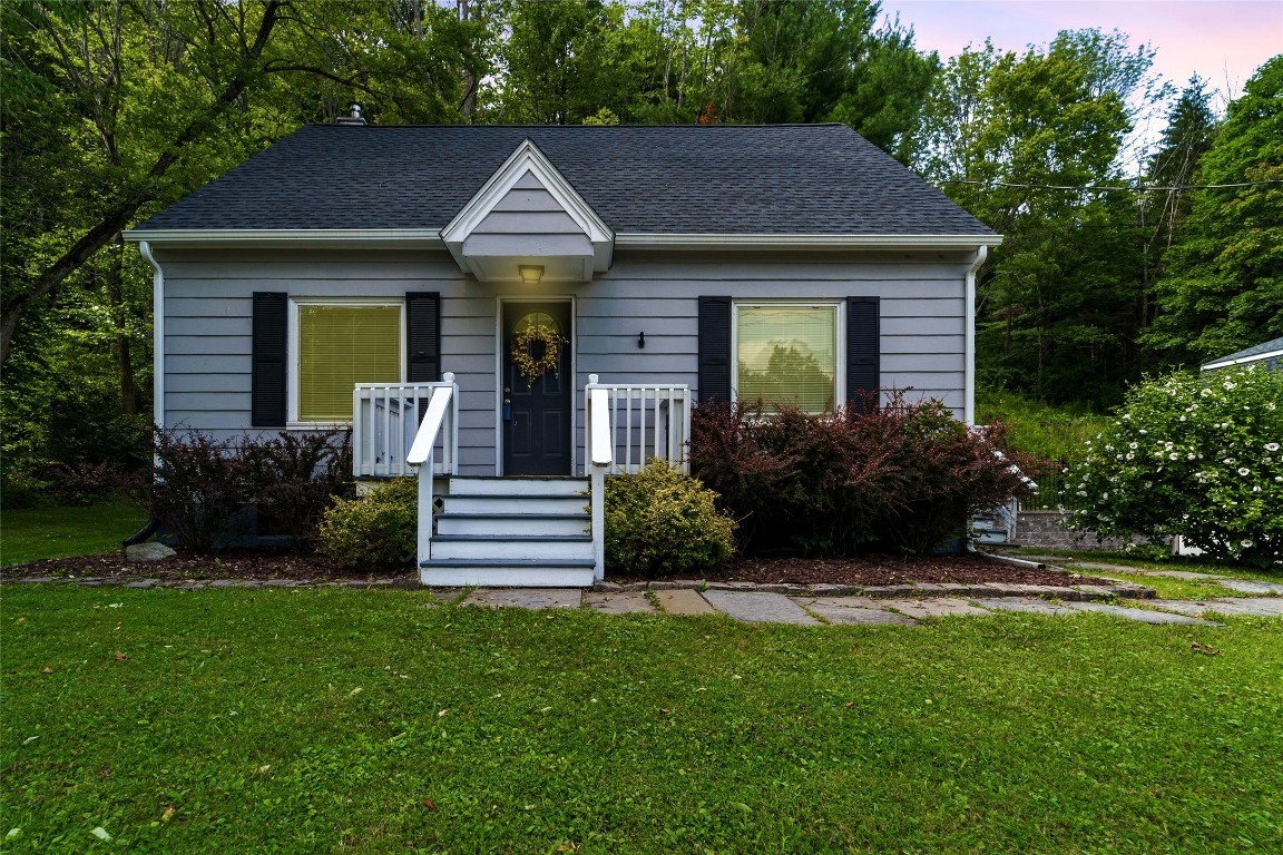 472 Echo Road Vestal, NY 13850 - Photo 2 of 16 Gallery Image 2