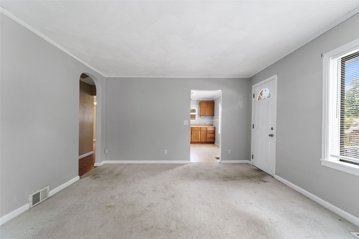472 Echo Road Vestal, NY 13850 - Photo 4 of 16 Gallery Image 4