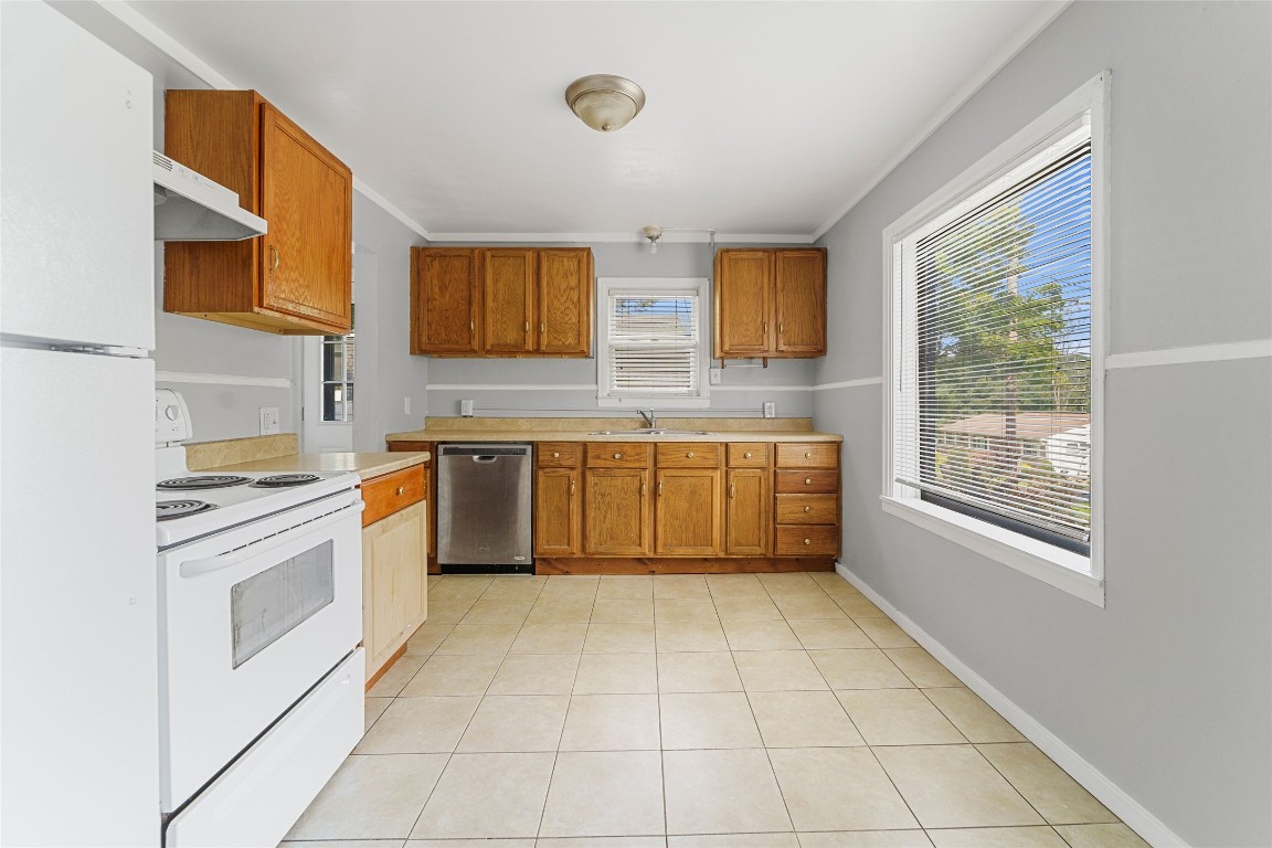 472 Echo Road Vestal, NY 13850 - Photo 6 of 16 Gallery Image 6