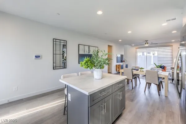 $2,706 | 9446 Venus Point, Las Vegas, NV 89178