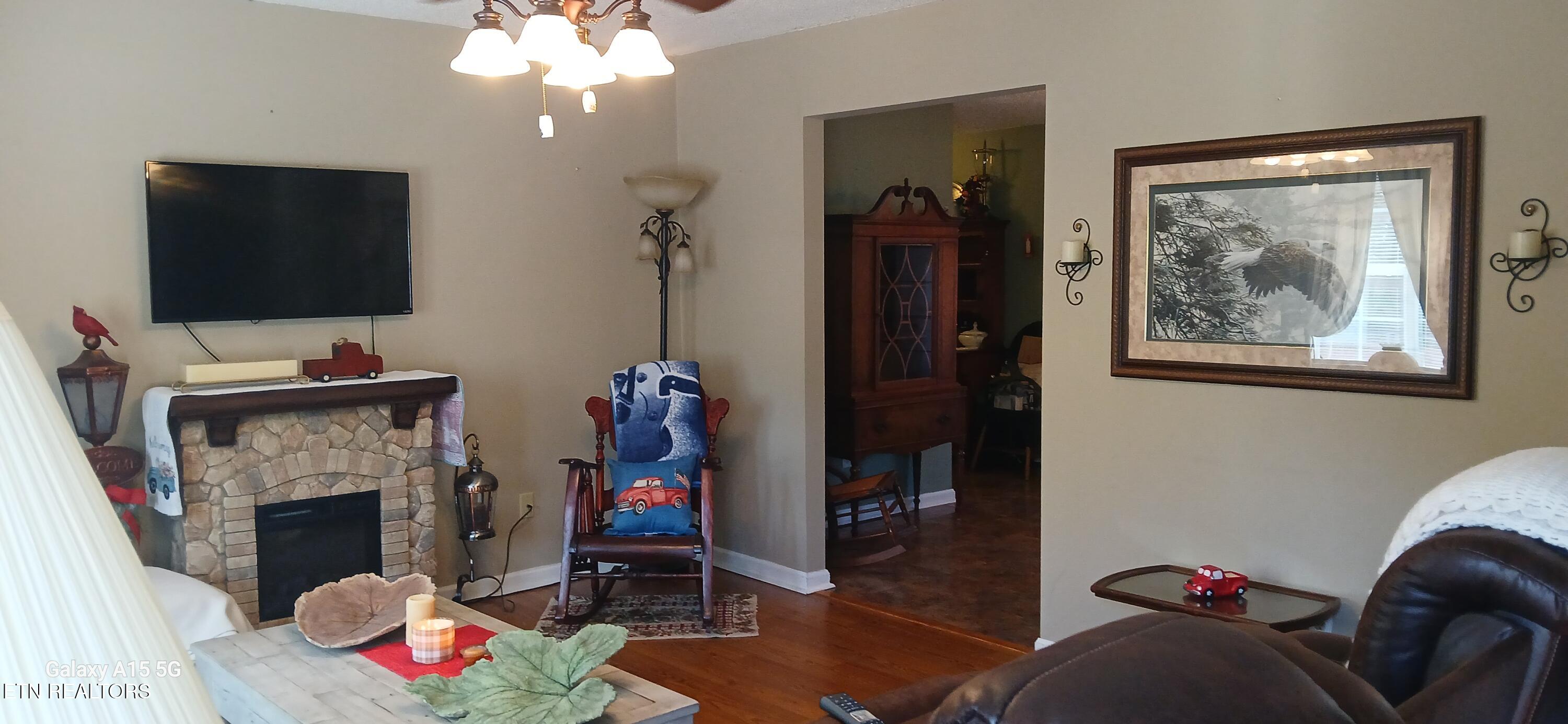 138 County Road 151 Riceville, TN 37370 - Photo 10 of 19 CB-Liv Room