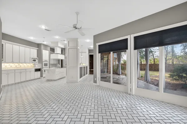 $499,900 | 901 Longmire Road, Unit 54, Conroe, TX 77304