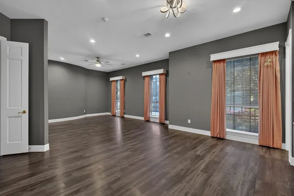 $499,900 | 901 Longmire Road, Unit 54, Conroe, TX 77304