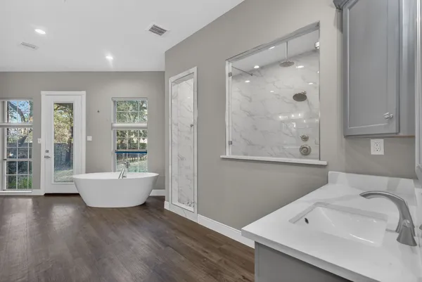 $499,900 | 901 Longmire Road, Unit 54, Conroe, TX 77304