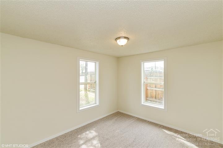 756 Southwest 3rd Street Madras, OR 97741 - Photo 14 of 24 Nice sized main bedroom