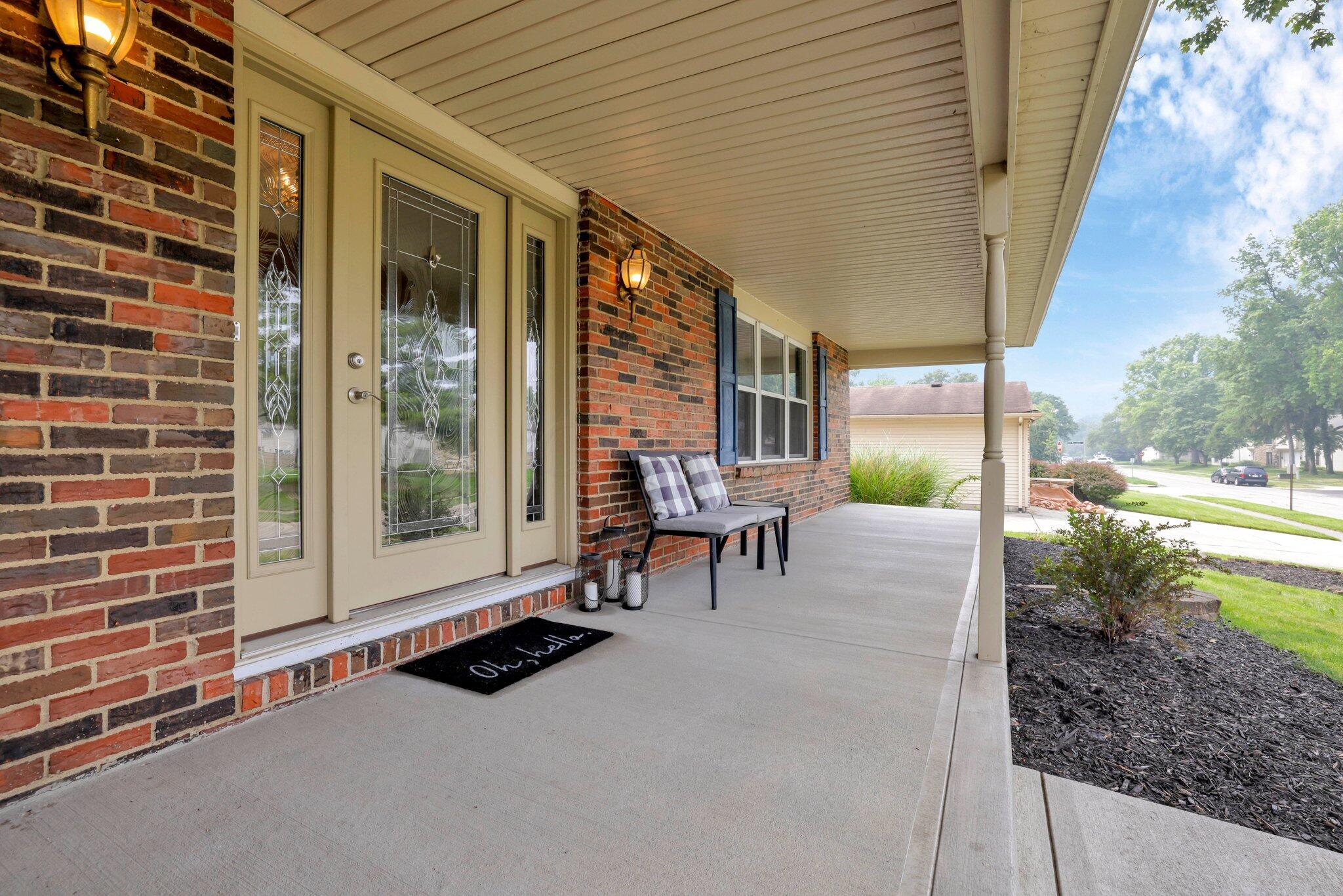 188 Landover Road Columbus, OH 43230 - Photo 6 of 65 Front Porch