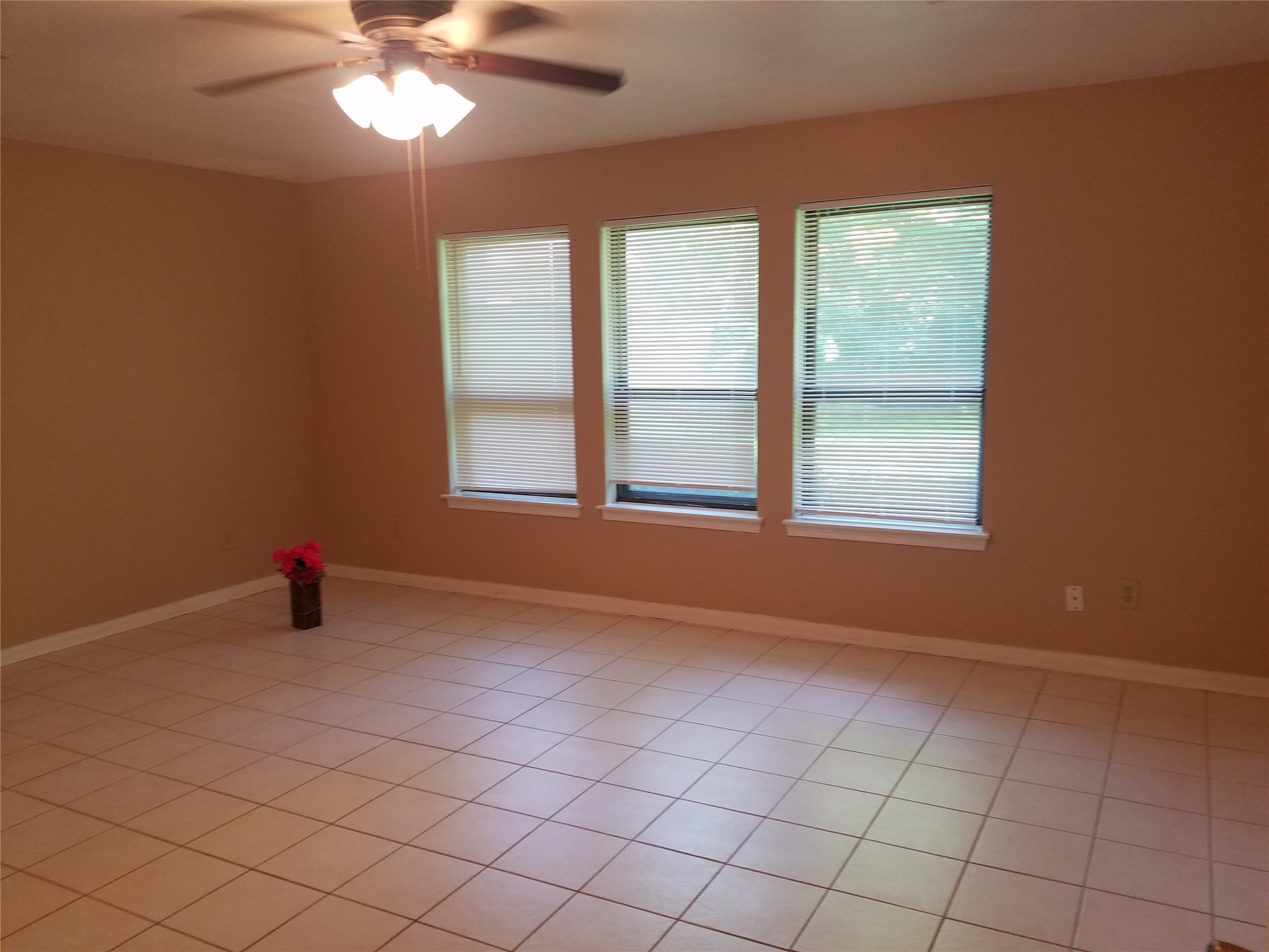 15526 Rio Plaza Drive Houston, TX 77083 - Photo 21 of 36
