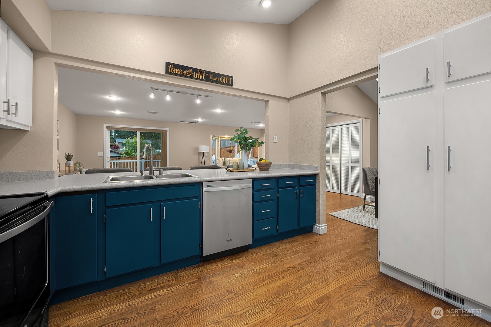 216 215th Street Southeast Bothell, WA 98021 - Photo 8 of 40