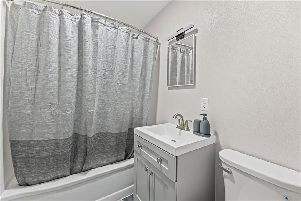 909 South Maple Street Ottawa, KS 66067 - Photo 15 of 23