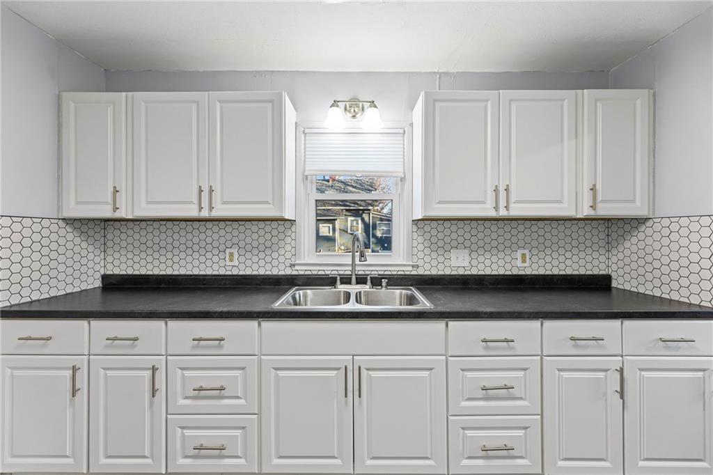 909 South Maple Street Ottawa, KS 66067 - Photo 6 of 23