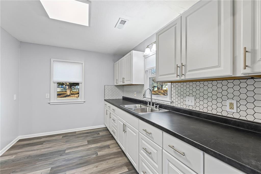 909 South Maple Street Ottawa, KS 66067 - Photo 9 of 23