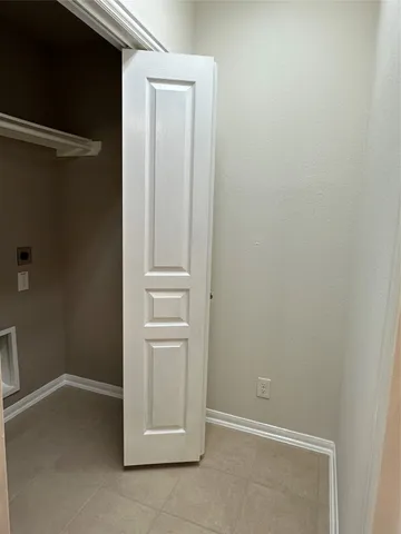 an empty room with closet
