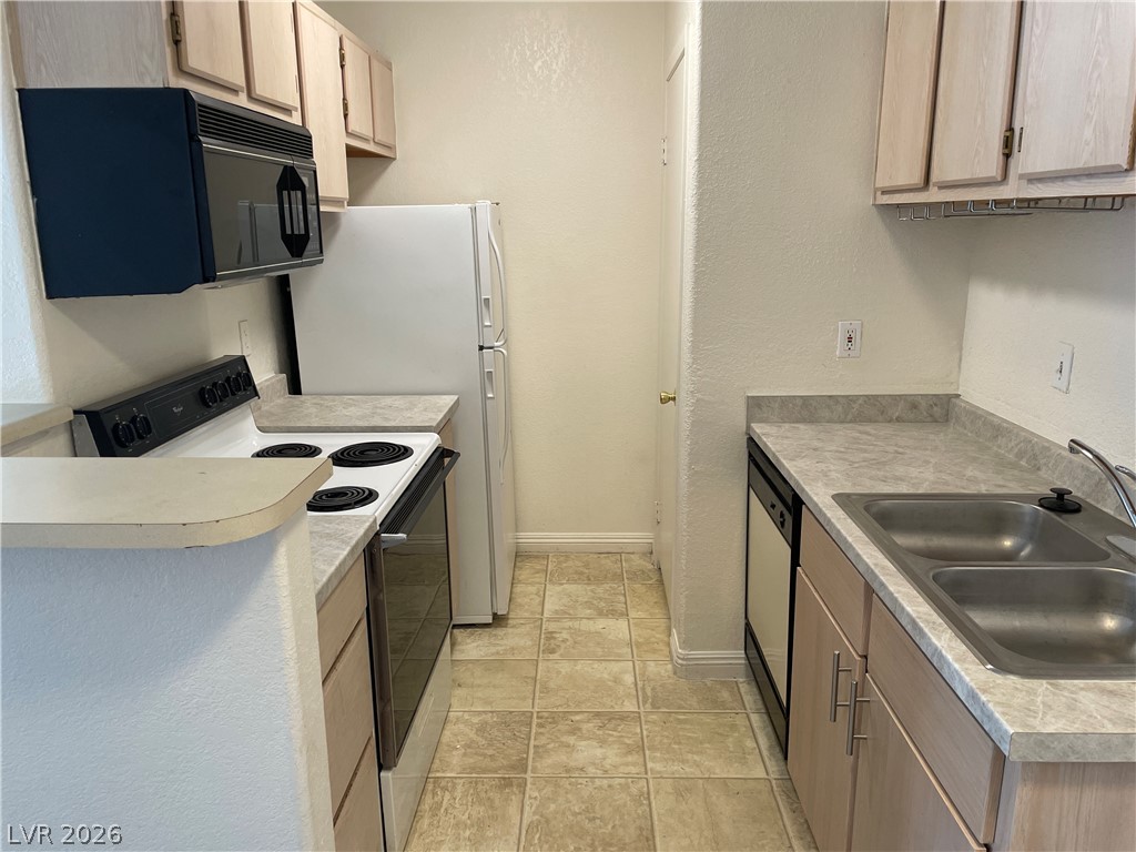 5271 South Lindell Road, Unit 106 Las Vegas, NV 89118 - Photo 5 of 14