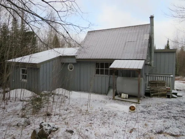 $97,500 | 990 Oregon Road, Concord, VT 05906