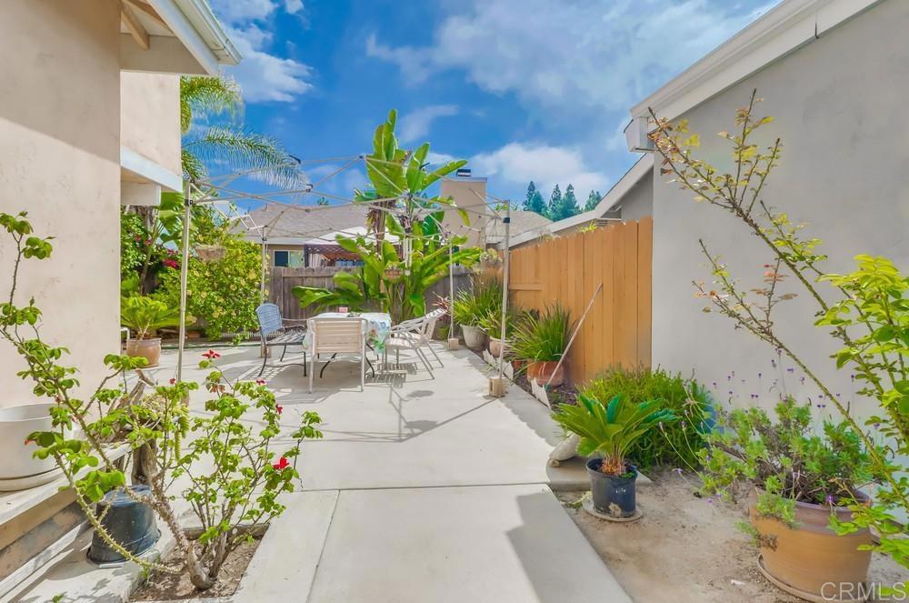 2010 Bridgeport Chula Vista, CA 91913 - Photo 37 of 43 a view of a chairs and table in a patio