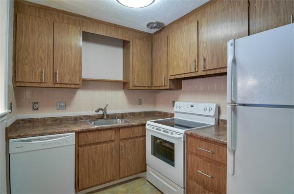 1323 Worcester Road, Unit E9 Framingham, MA 01701 - Photo 3 of 9 Gallery Image 3