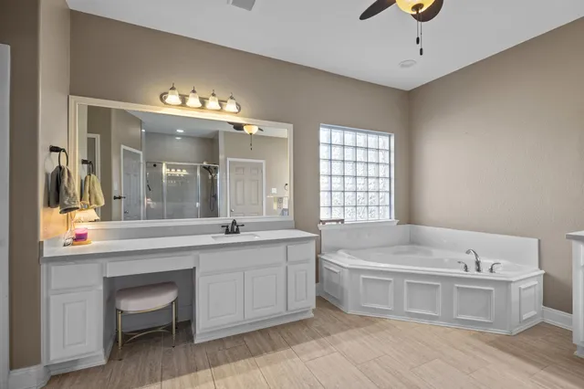 $1,299,000 | 2414 Lakeway Drive, Friendswood, TX 77546