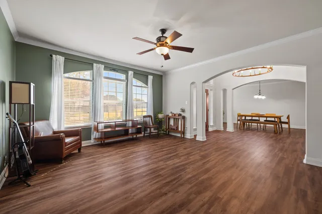 $1,299,000 | 2414 Lakeway Drive, Friendswood, TX 77546