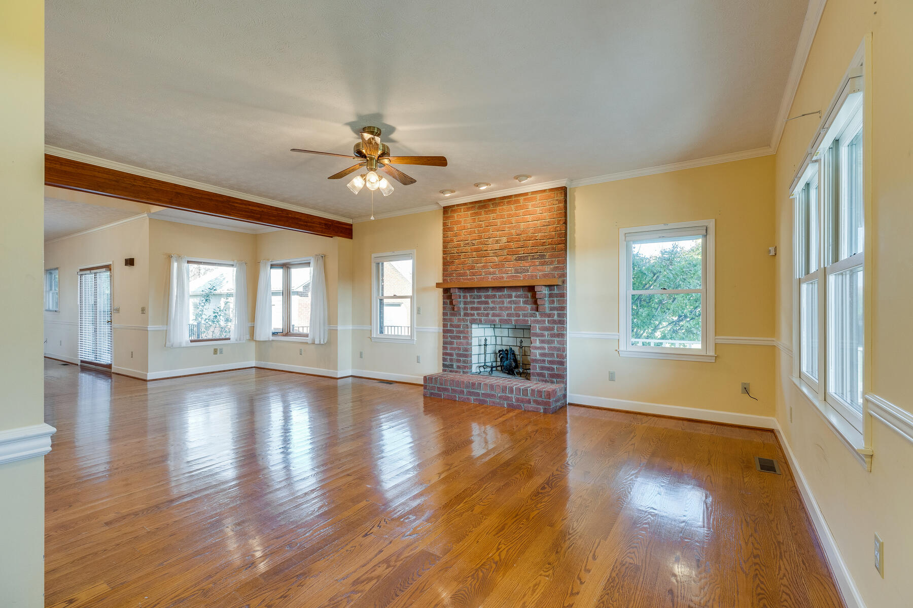 315 Hickman Road Piney Flats, TN 37686 - Photo 10 of 59 010