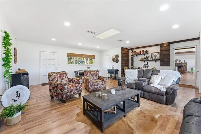 $390,000 | 26310 Fishermans Road, Paisley, FL 32767