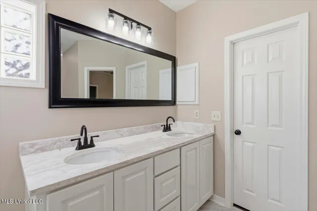 $2,700 | 201 Heritage Drive, Madison, MS 39110