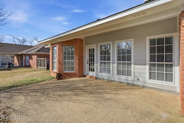 $2,700 | 201 Heritage Drive, Madison, MS 39110