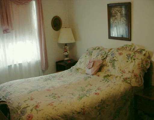1807 Greentree Road Pittsburgh, PA 15220 - Photo 6 of 8 Master Bedroom.