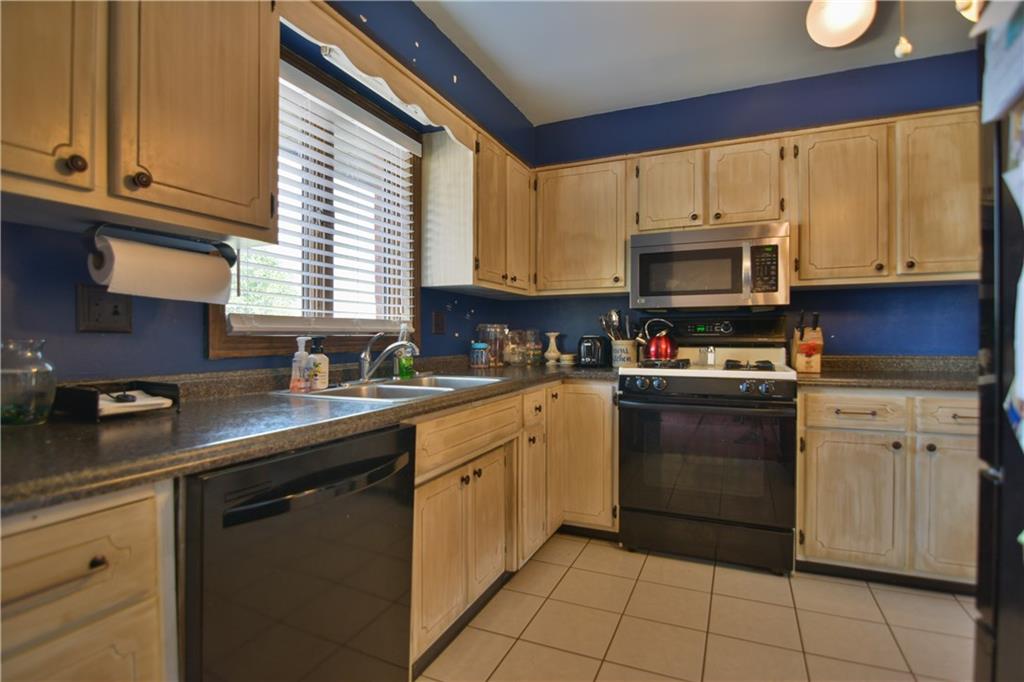 121 Roth Street Houston, PA 15342 - Photo 17 of 20 Gallery Image 17