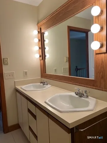 $2,200 | 3 Mallard Cove Road, Unit 3, East Hampton, CT 06424