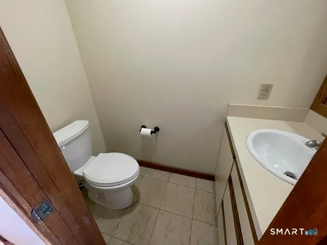 $2,200 | 3 Mallard Cove Road, Unit 3, East Hampton, CT 06424