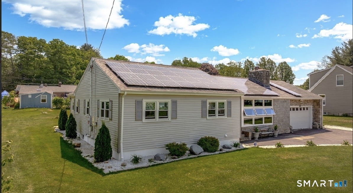 289 Pineridge Road Torrington, CT 06790 - Photo 3 of 40