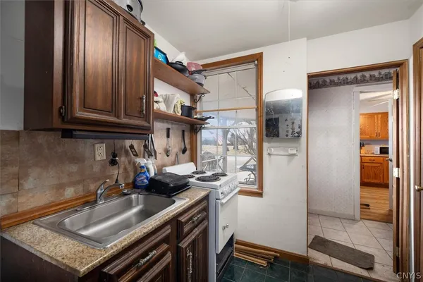 $390,000 | 11607 North Gage Road, Deerfield, NY 13304